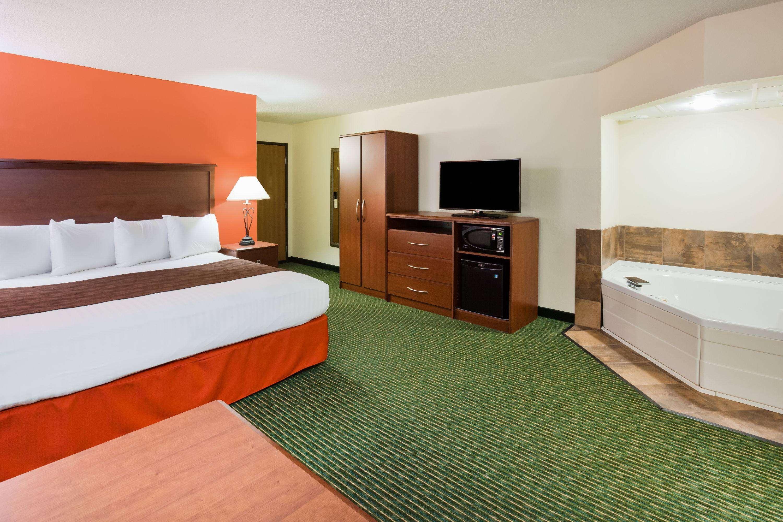 Americinn By Wyndham Ironwood Bagian luar foto