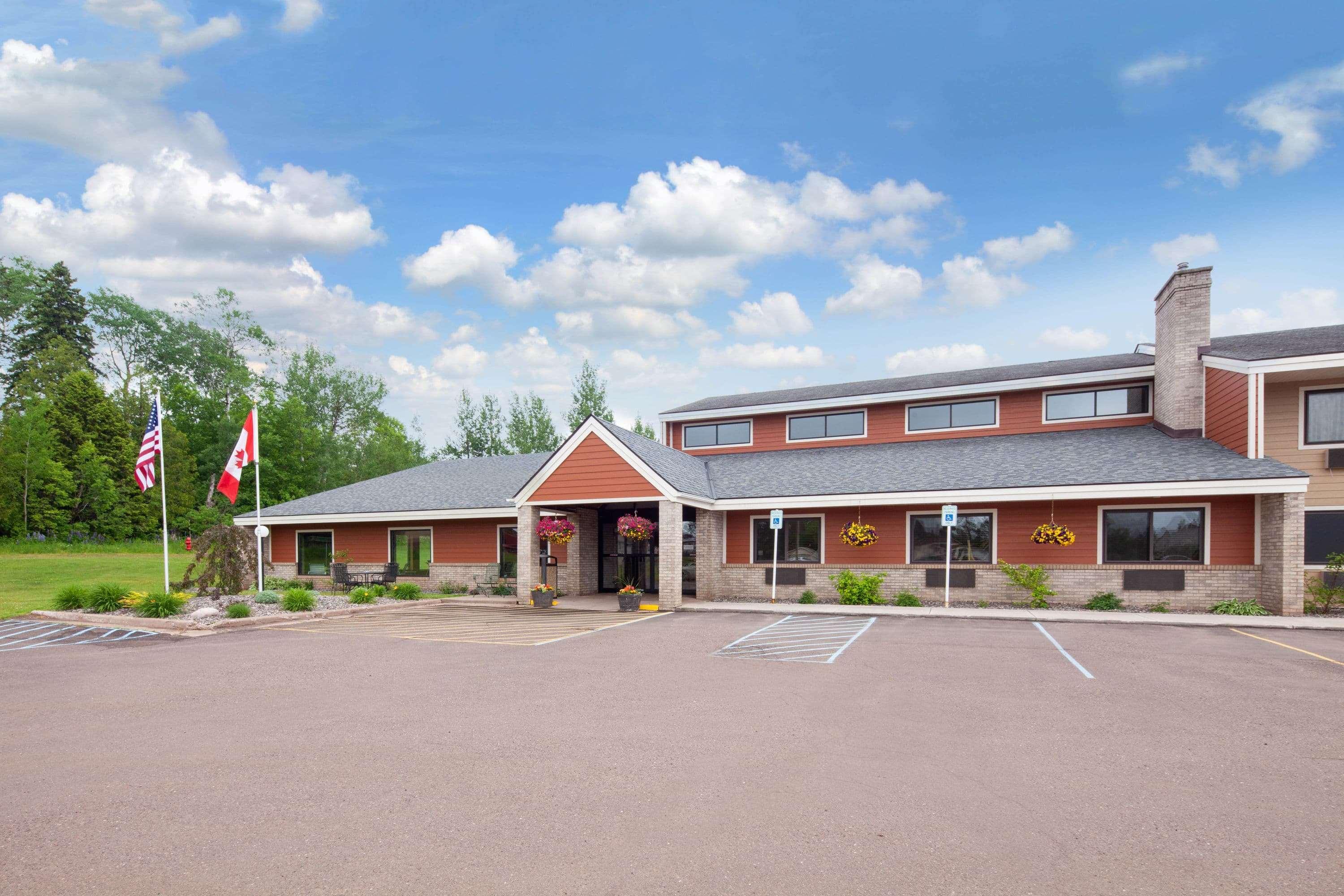 Americinn By Wyndham Ironwood Bagian luar foto