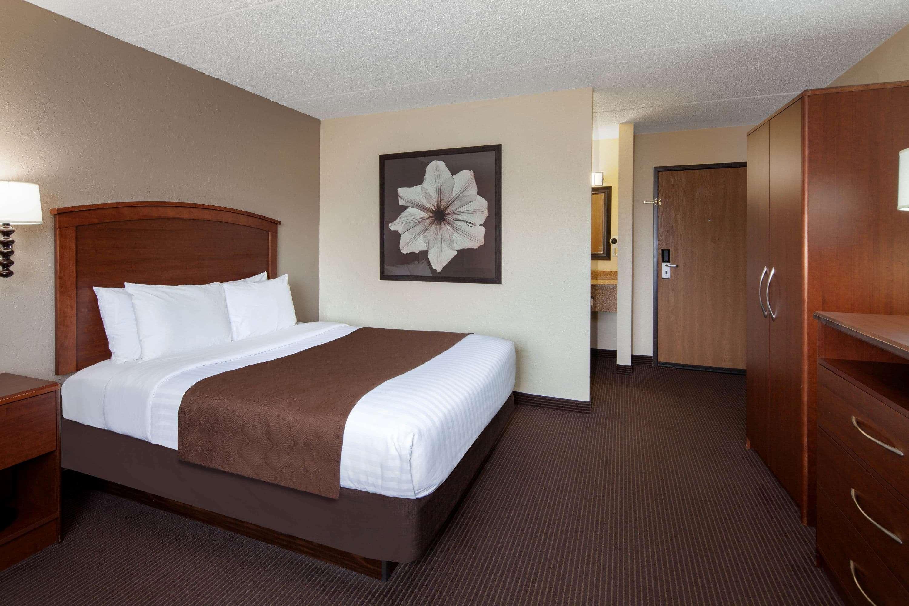 Americinn By Wyndham Ironwood Bagian luar foto