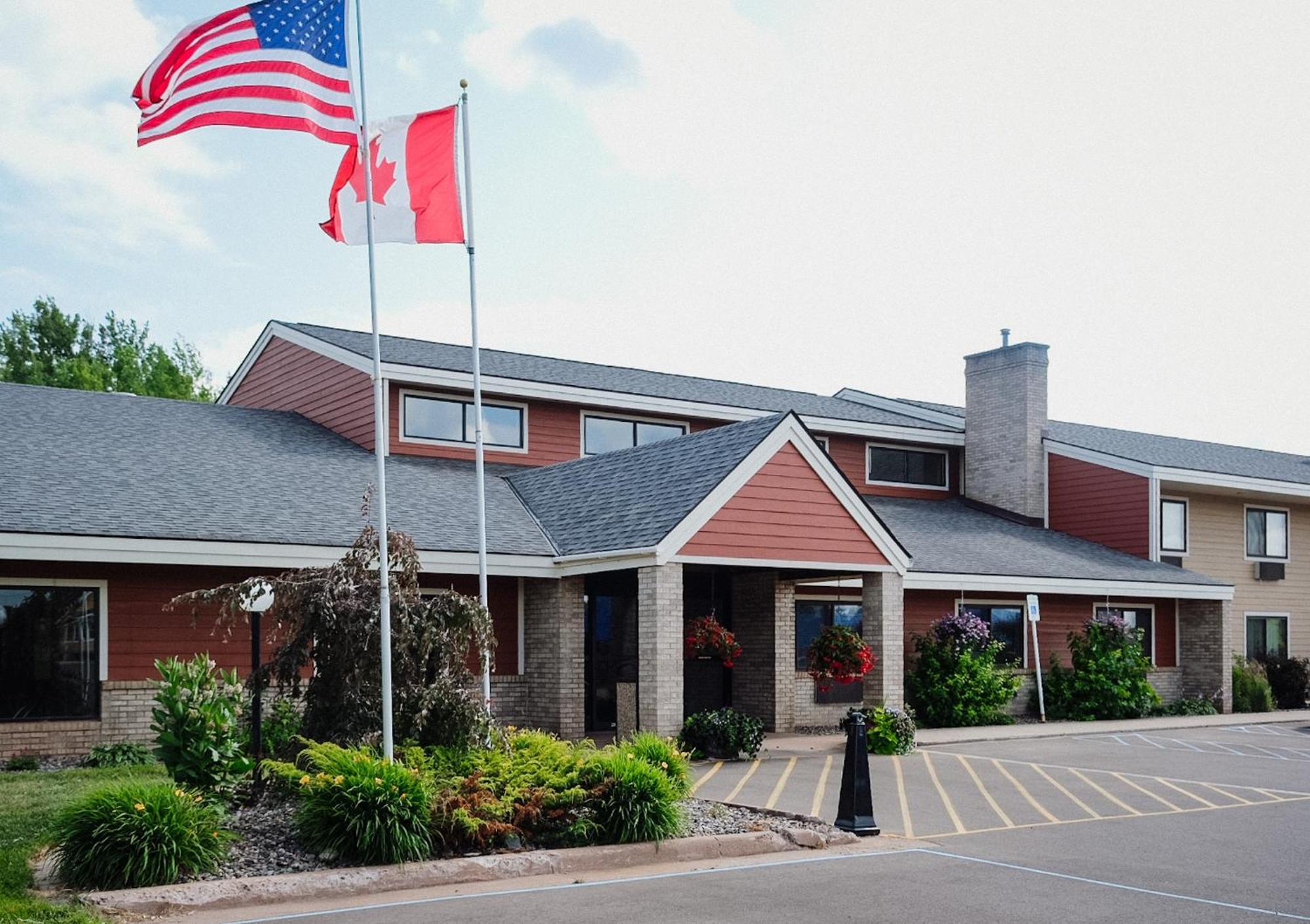 Americinn By Wyndham Ironwood Bagian luar foto