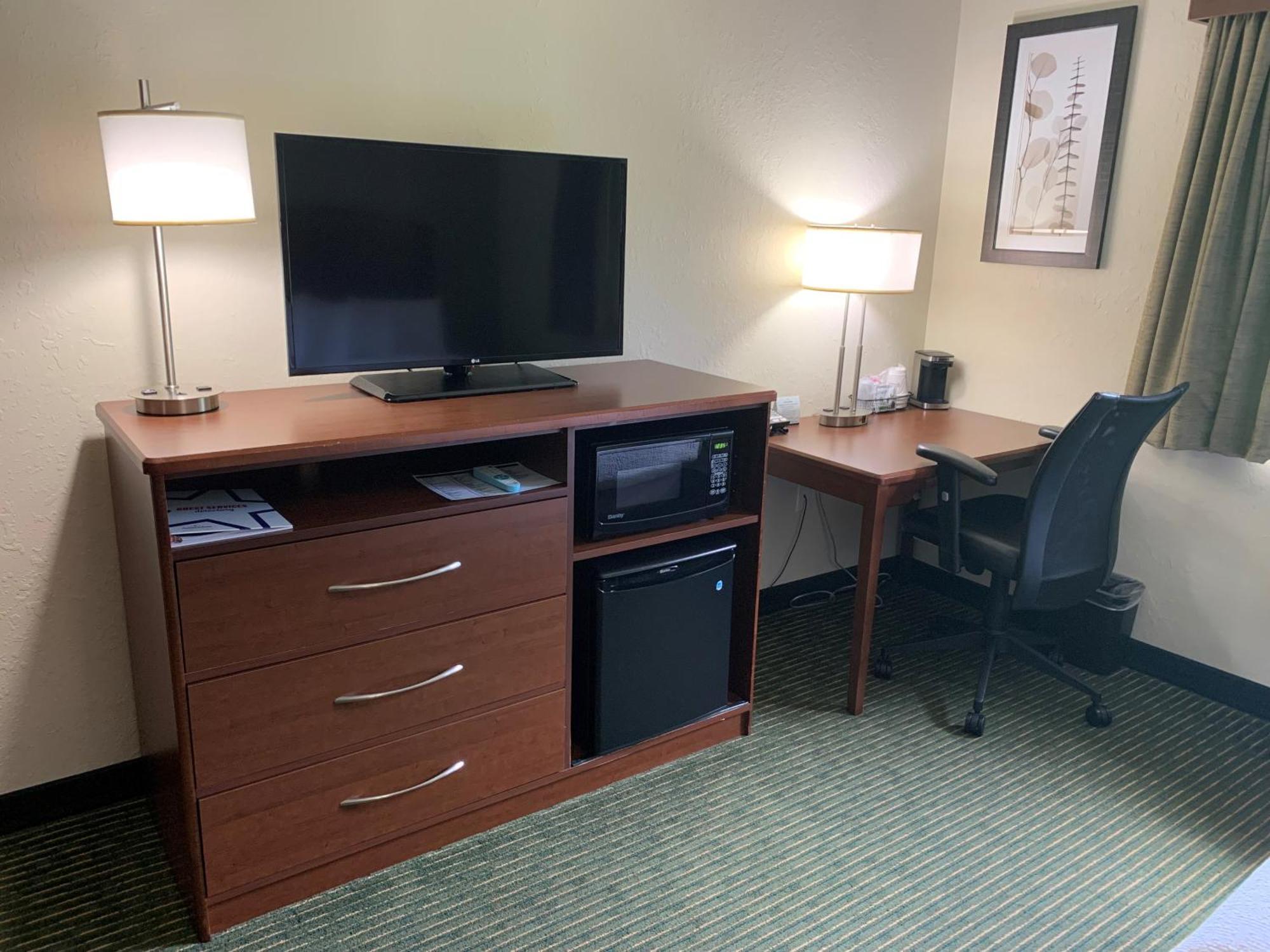 Americinn By Wyndham Ironwood Bagian luar foto